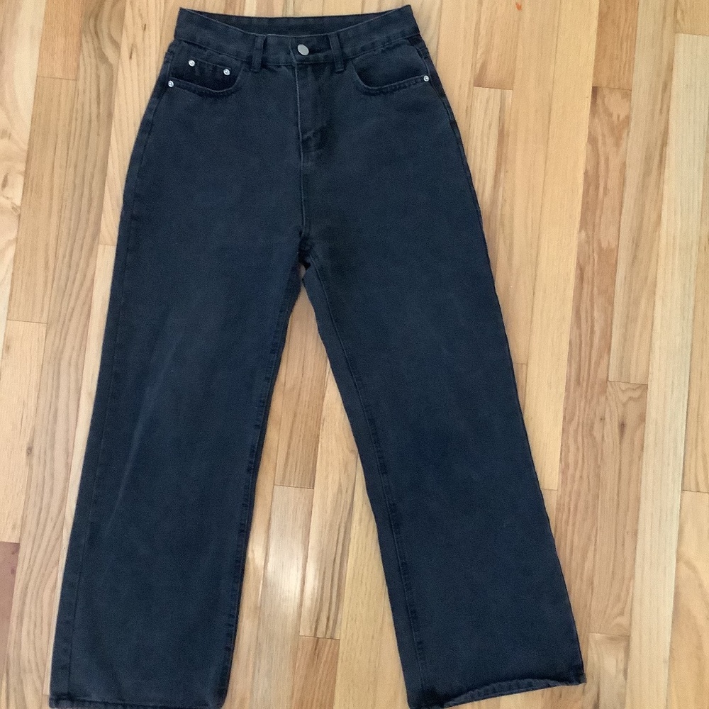 Black mom jeans